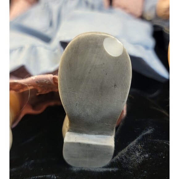 Antique Grandma and Grandpa Porcelain Dolls, 1995 - Picture 16 of 16